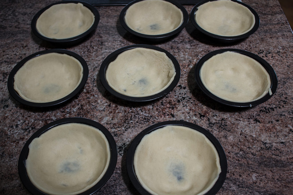 Forming pie crust